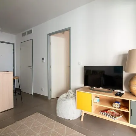 A059-new With South Facing - Terrace-near The شقة *